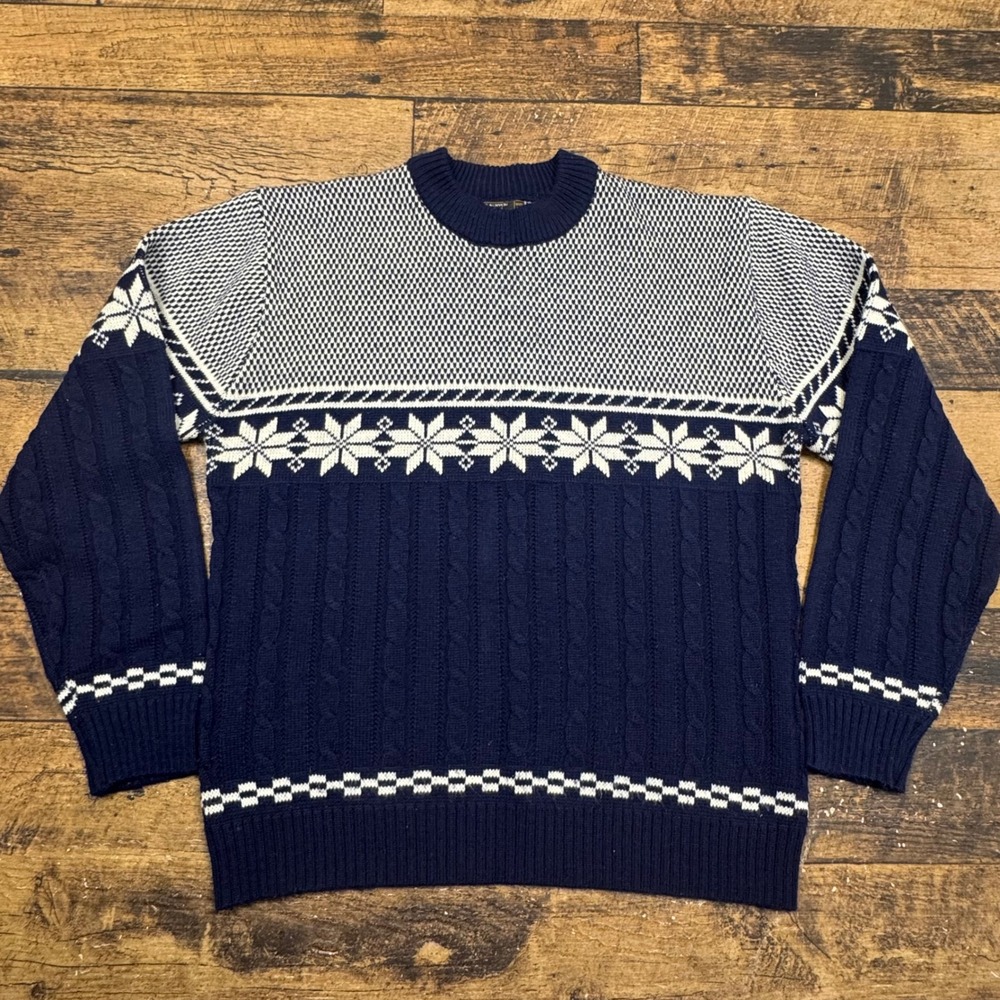 JCPenney Mens‎ Size L Navy White Snowflake Fair Isle Cable Knit Sweater